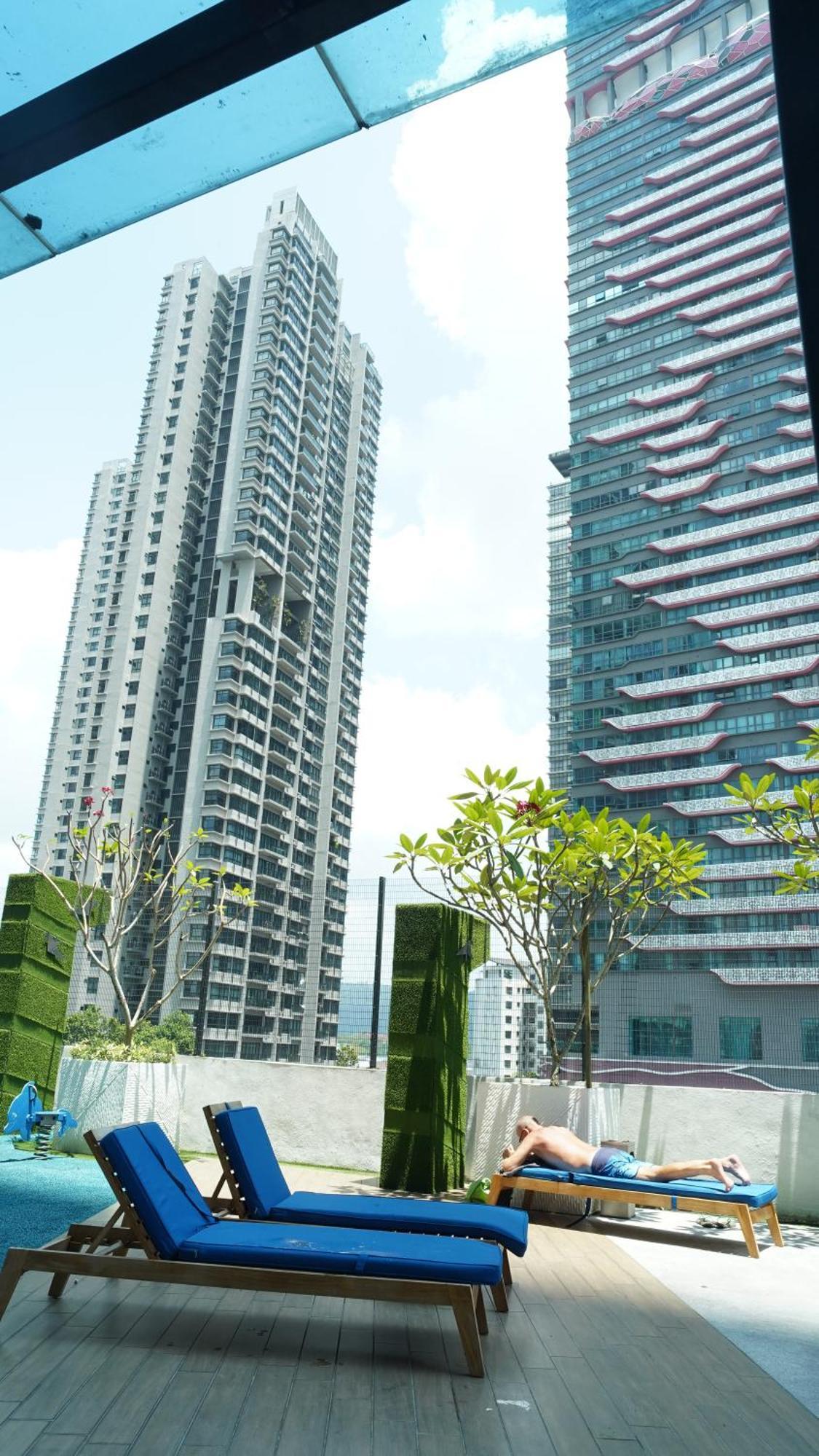 Reizz Residence By Elysium Kuala Lumpur Bagian luar foto