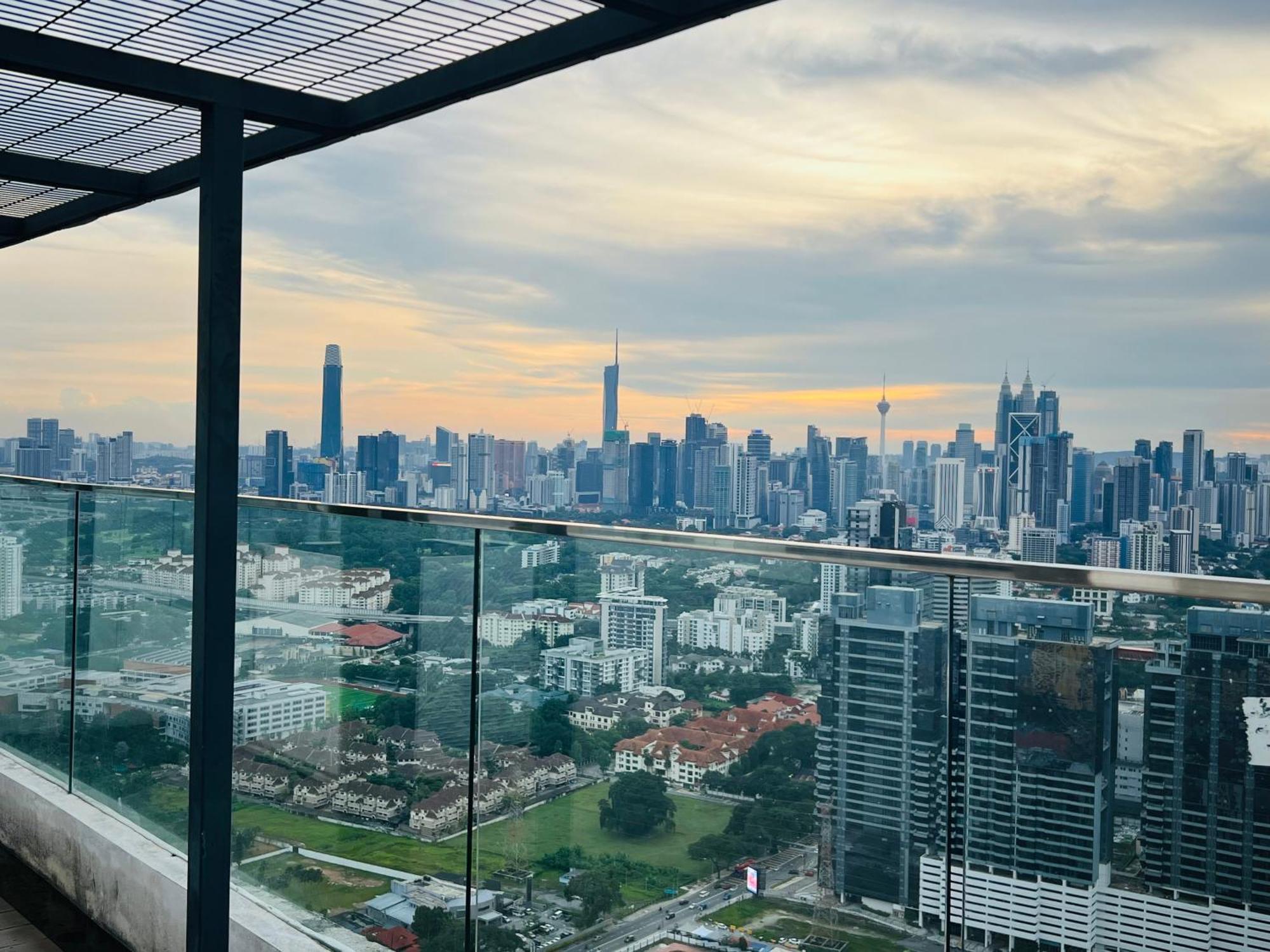 Reizz Residence By Elysium Kuala Lumpur Bagian luar foto